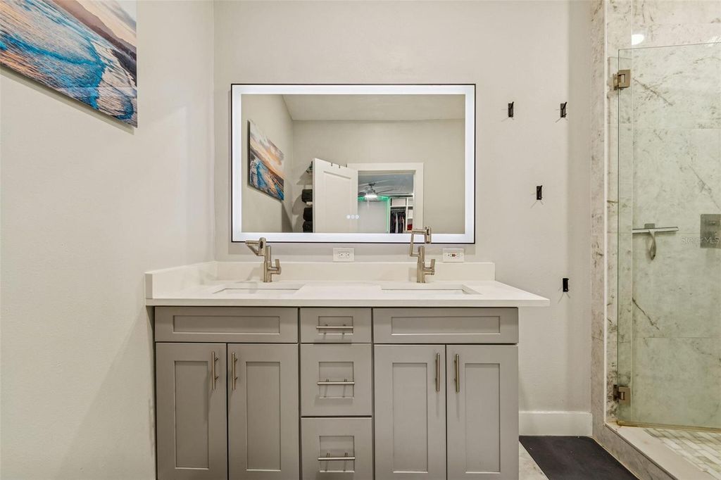 Image 48 of property listing at 1102 E RIVER COVE STREET, Tampa, FL 33604