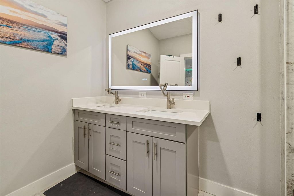 Image 50 of property listing at 1102 E RIVER COVE STREET, Tampa, FL 33604