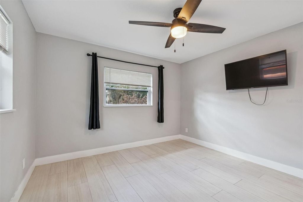 Image 7 of property listing at 1102 E RIVER COVE STREET, Tampa, FL 33604