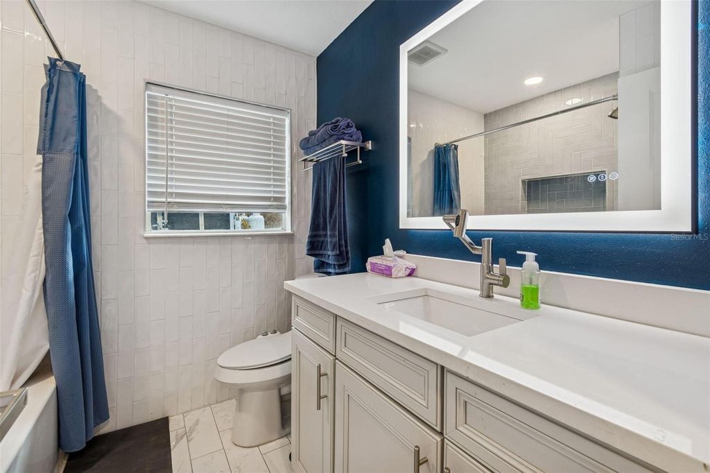 Image 8 of property listing at 1102 E RIVER COVE STREET, Tampa, FL 33604