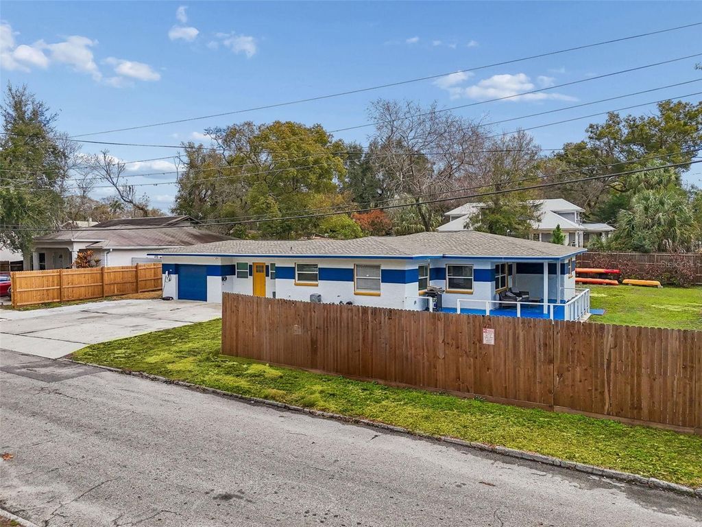 Image 73 of property listing at 1102 E RIVER COVE STREET, Tampa, FL 33604