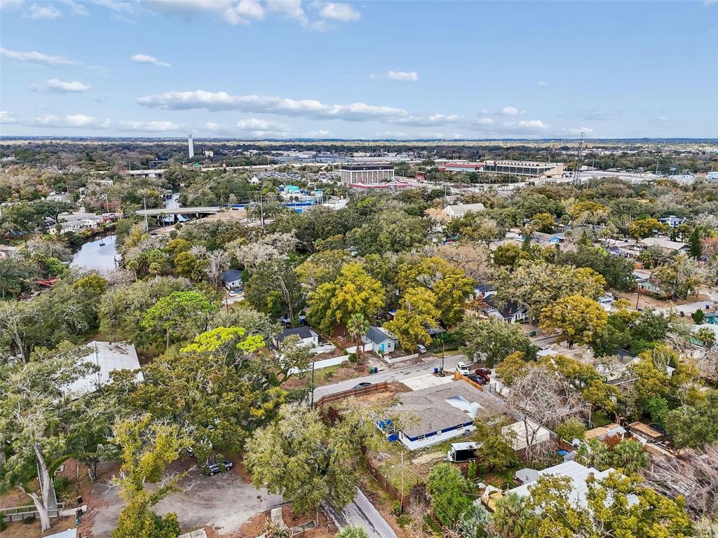 Image 84 of property listing at 1102 E RIVER COVE STREET, Tampa, FL 33604