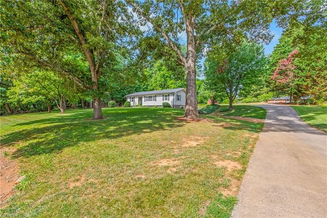 1132 Kennedy Street, Yadkinville, NC 27055