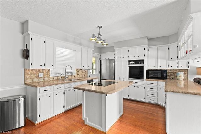 1132 Kennedy Street, Yadkinville, NC 27055