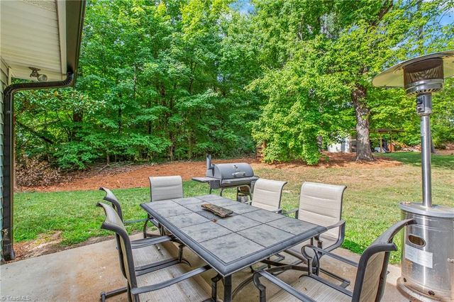 1132 Kennedy Street, Yadkinville, NC 27055