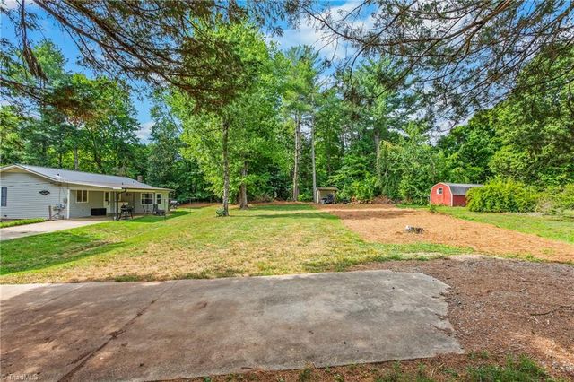 1132 Kennedy Street, Yadkinville, NC 27055