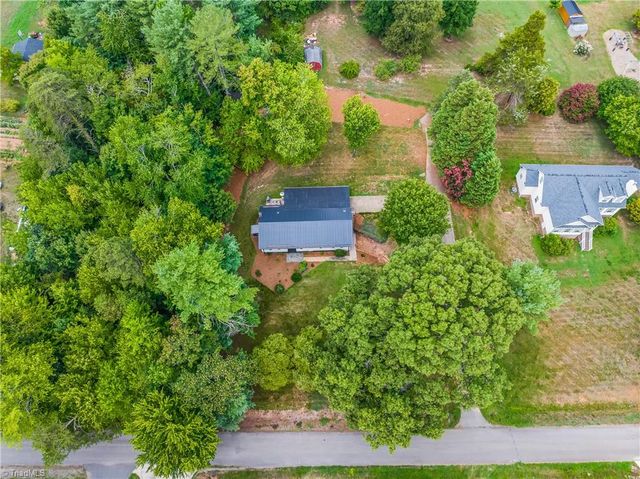 1132 Kennedy Street, Yadkinville, NC 27055