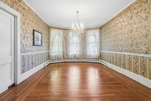 9 Linwood Ave, Newton Town, NJ 07860