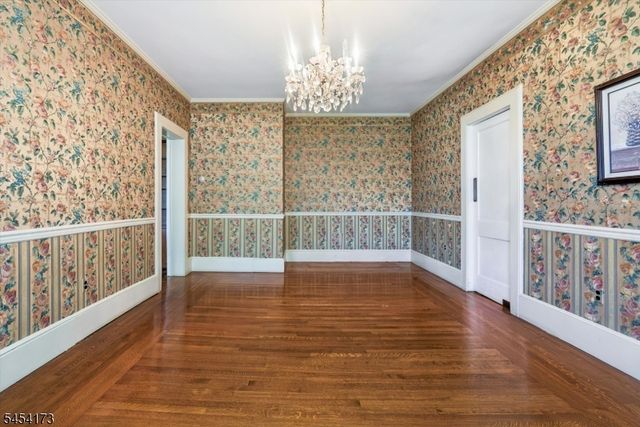 9 Linwood Ave, Newton Town, NJ 07860