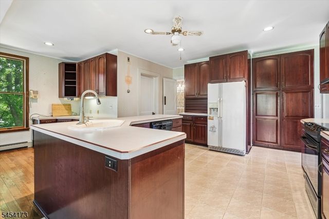 9 Linwood Ave, Newton Town, NJ 07860