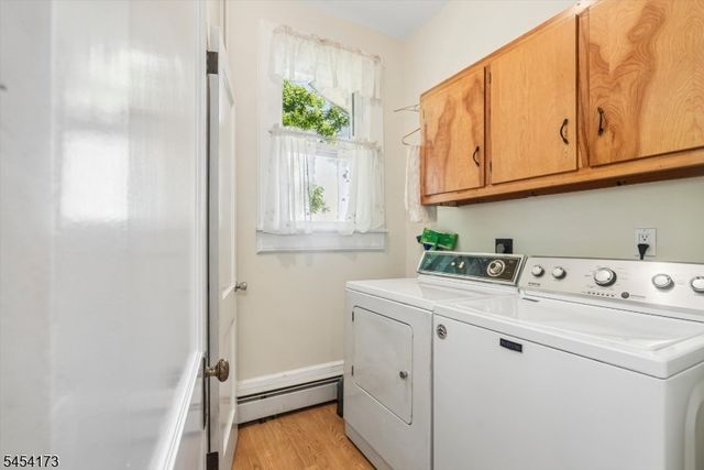 9 Linwood Ave, Newton Town, NJ 07860