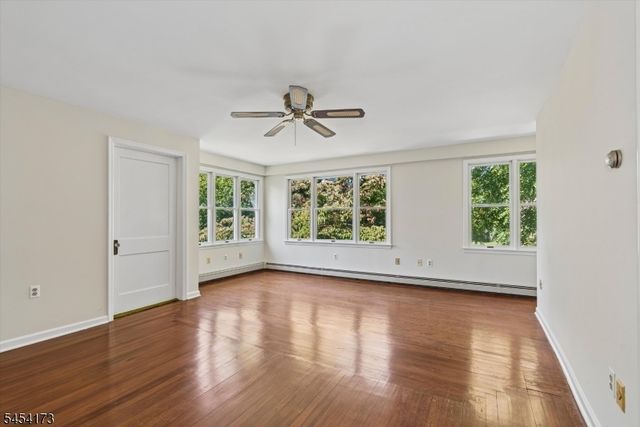 9 Linwood Ave, Newton Town, NJ 07860