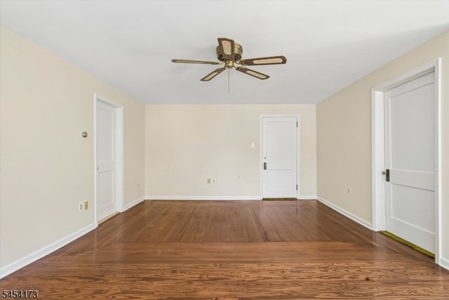 9 Linwood Ave, Newton Town, NJ 07860