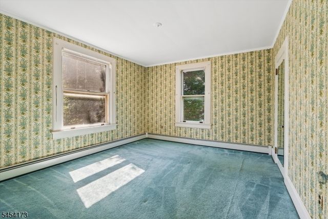 9 Linwood Ave, Newton Town, NJ 07860