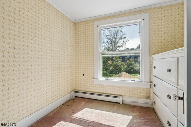 9 Linwood Ave, Newton Town, NJ 07860