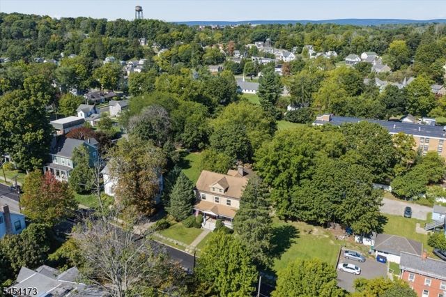 9 Linwood Ave, Newton Town, NJ 07860