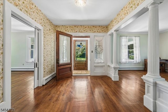 9 Linwood Ave, Newton Town, NJ 07860