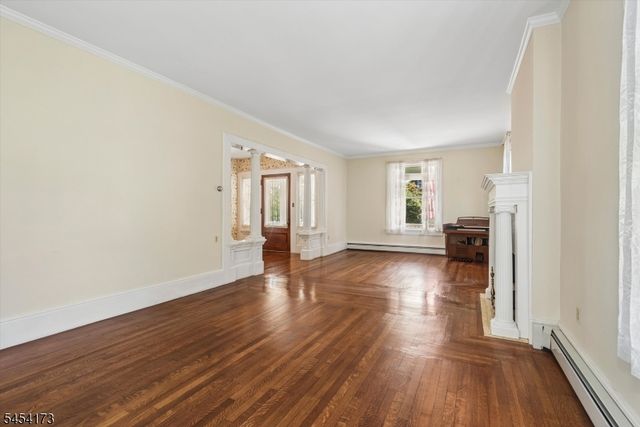 9 Linwood Ave, Newton Town, NJ 07860