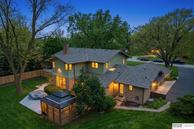 2709 S 100th Street, Omaha, NE 68124