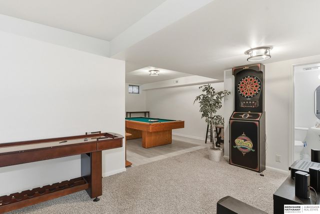 2709 S 100th Street, Omaha, NE 68124