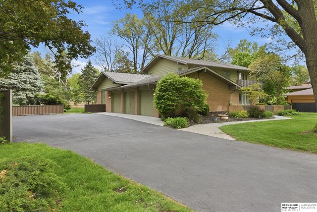 2709 S 100th Street, Omaha, NE 68124