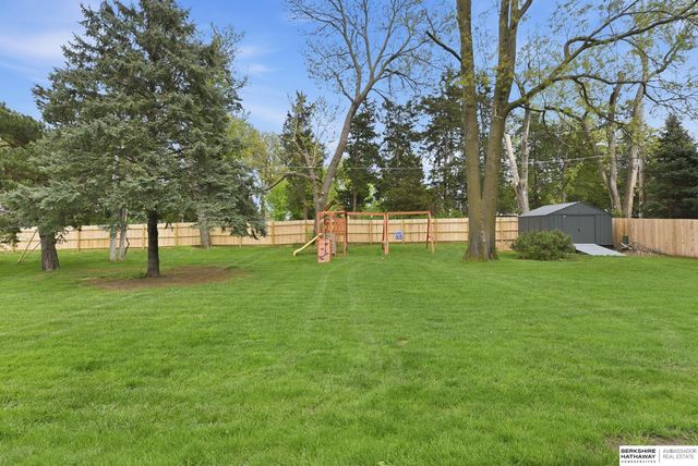 2709 S 100th Street, Omaha, NE 68124