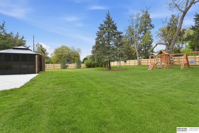 2709 S 100th Street, Omaha, NE 68124