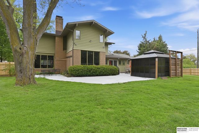 2709 S 100th Street, Omaha, NE 68124