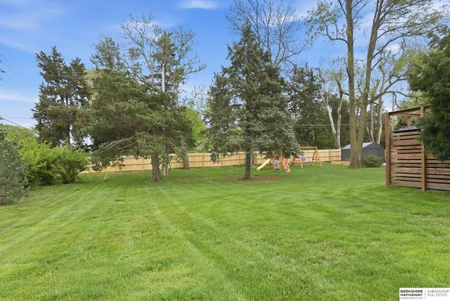 2709 S 100th Street, Omaha, NE 68124