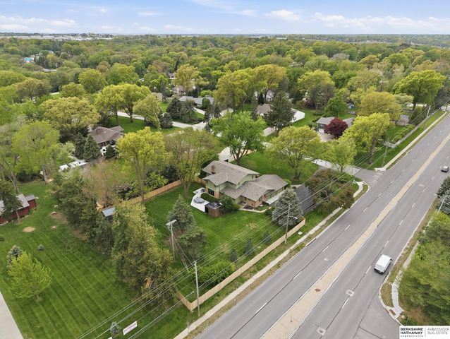 2709 S 100th Street, Omaha, NE 68124