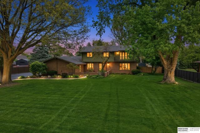 2709 S 100th Street, Omaha, NE 68124