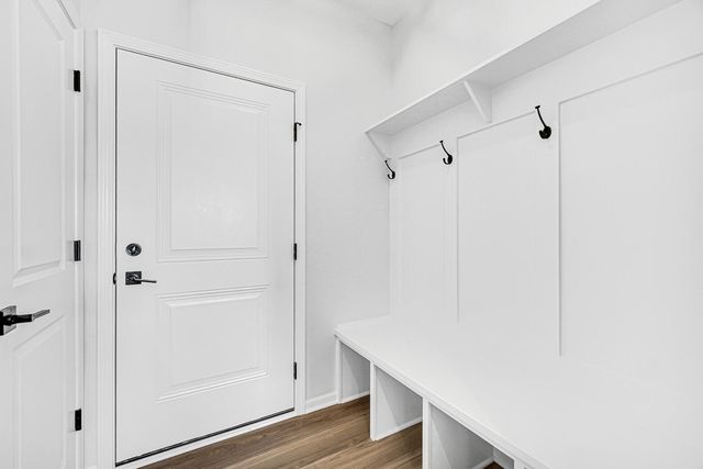 716 Verdano Terrace, Crown Point, IN 46307