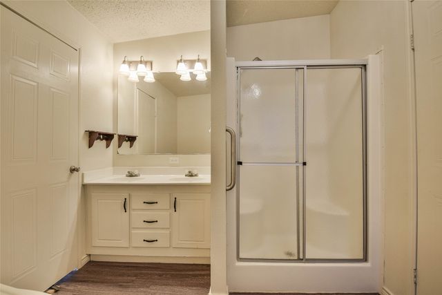 5420 Water View Drive, Granbury, TX 76048