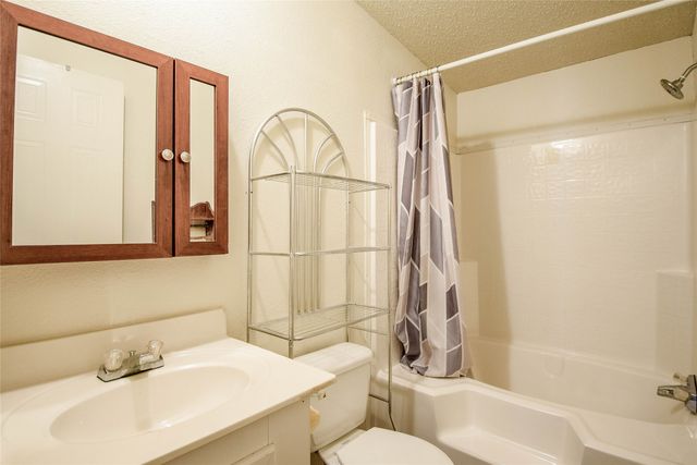 5420 Water View Drive, Granbury, TX 76048