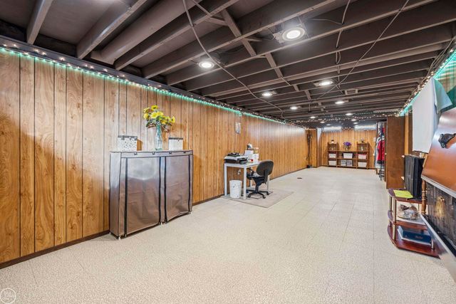 11908 Tahiti Drive, Sterling Heights, MI 48312