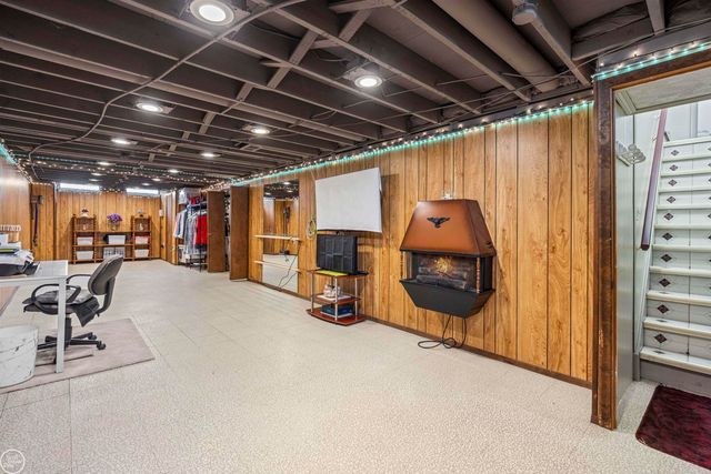 11908 Tahiti Drive, Sterling Heights, MI 48312