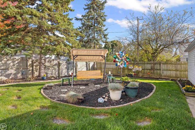 11908 Tahiti Drive, Sterling Heights, MI 48312