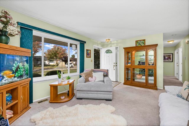 11908 Tahiti Drive, Sterling Heights, MI 48312