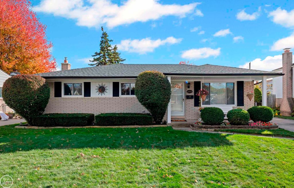11908 Tahiti Drive, Sterling Heights, MI 48312