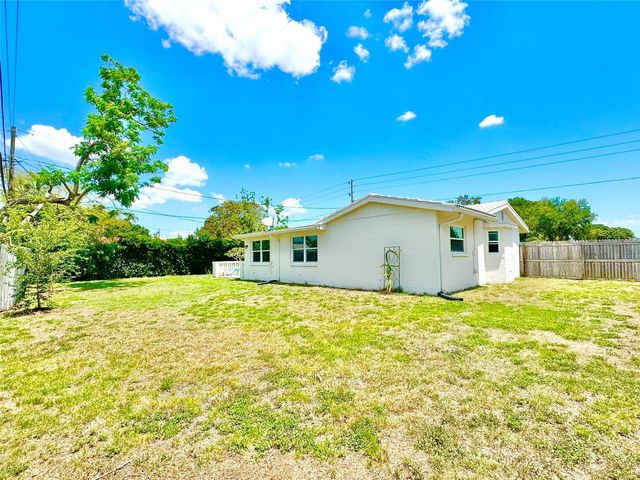 3300 58TH STREET N, St Petersburg, FL 33710