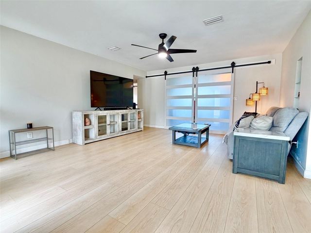 3300 58TH STREET N, St Petersburg, FL 33710