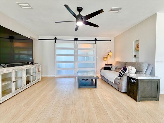 3300 58TH STREET N, St Petersburg, FL 33710