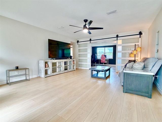 3300 58TH STREET N, St Petersburg, FL 33710