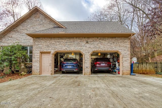 5227 Beverly Oaks Drive, Knoxville, TN 37918