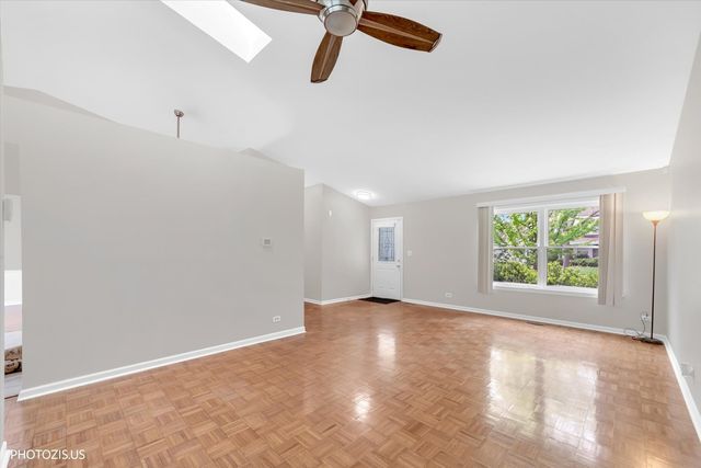 74 Bedford Road, Mundelein, IL 60060