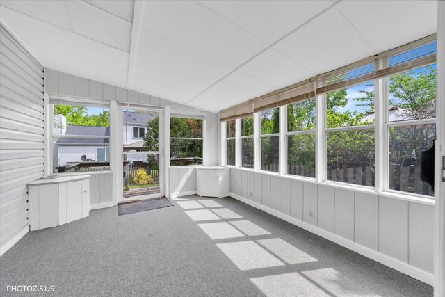 74 Bedford Road, Mundelein, IL 60060
