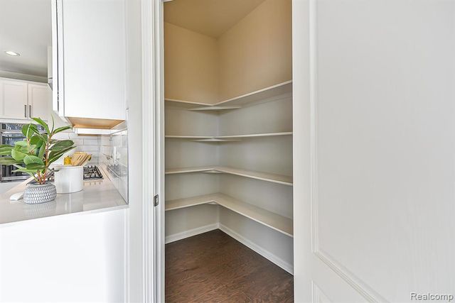 2839 Dillon Drive, Ann Arbor, MI 48105