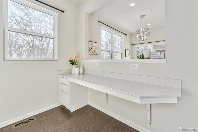 2839 Dillon Drive, Ann Arbor, MI 48105