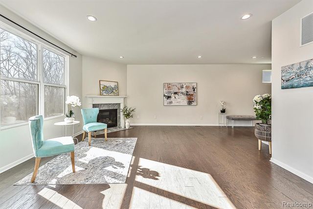 2839 Dillon Drive, Ann Arbor, MI 48105