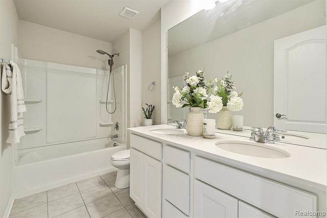 2839 Dillon Drive, Ann Arbor, MI 48105